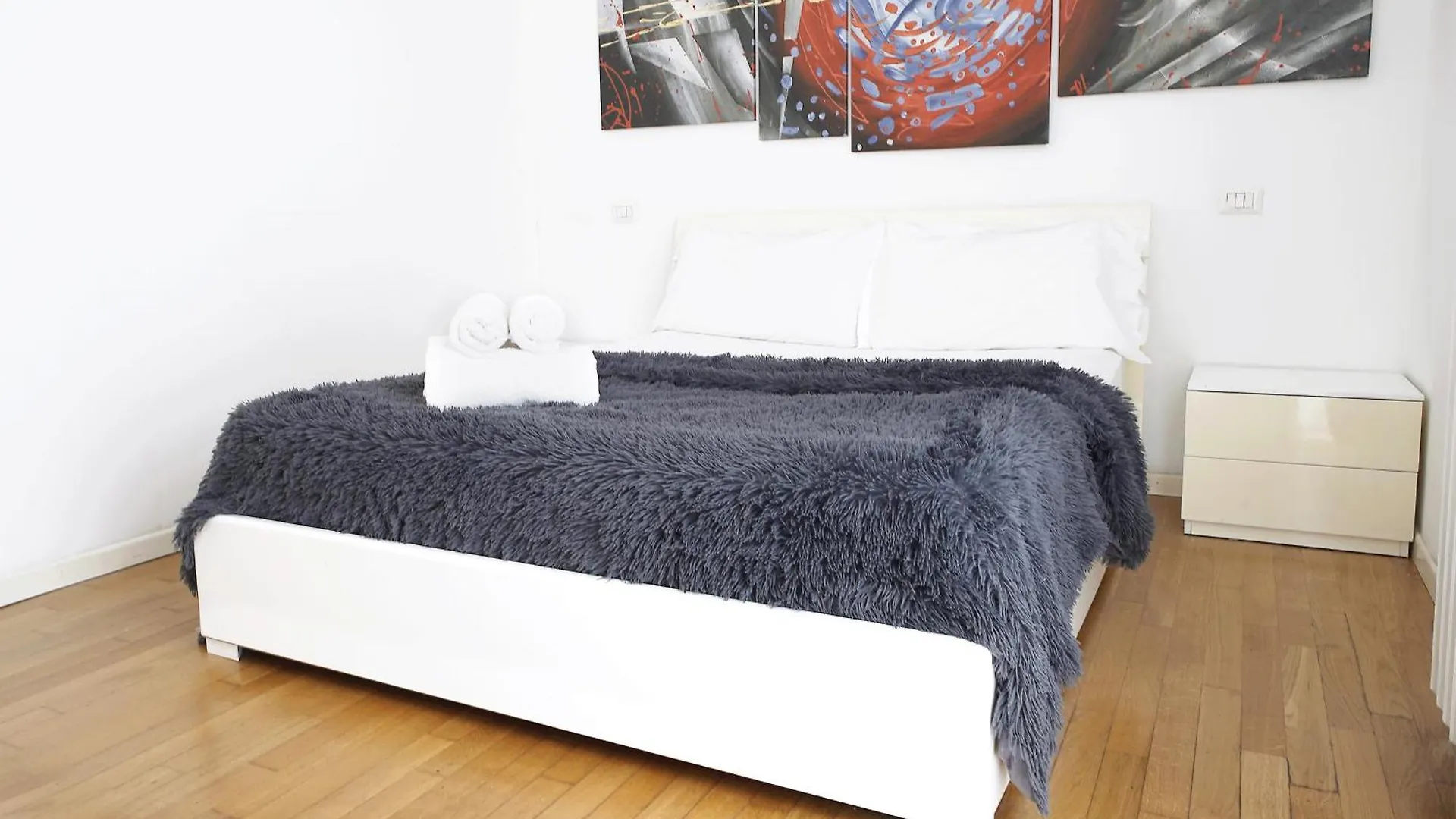Bilocale Zona Centrale Apartment Milan Italy