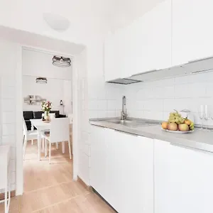 By The Colosseum - White Chic Flats , Roma Italia
